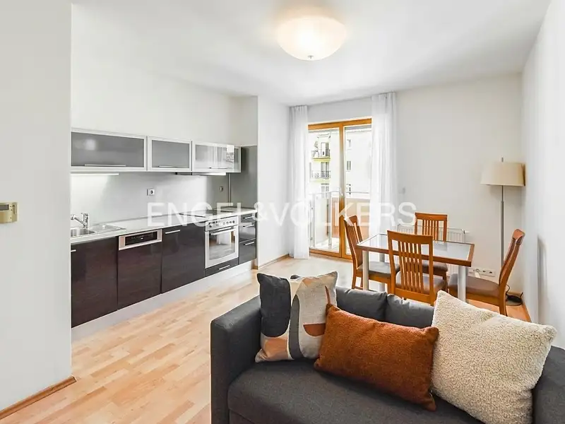 Pronájem bytu 2+kk 45 m², Praha – náhled fotky 1