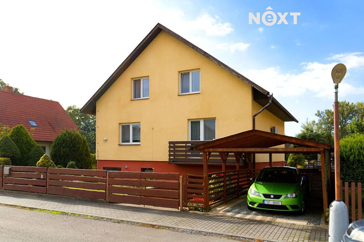 Prodej rodinného domu 184 m², pozemek 651 m², Lužec nad Vltavou – fotka 1 z 3