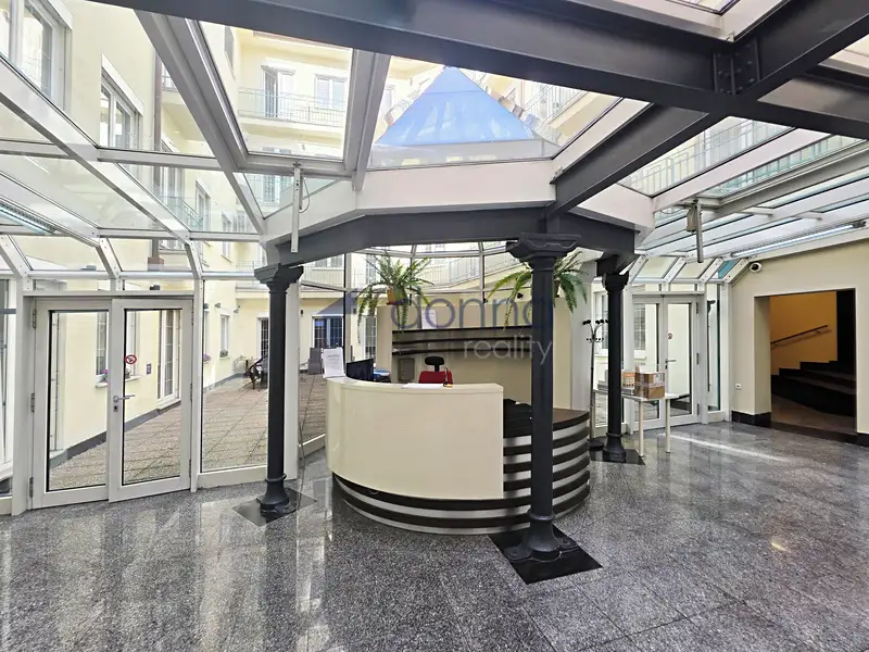 Pronájem kanceláře 164 m², Praha – náhled fotky 2