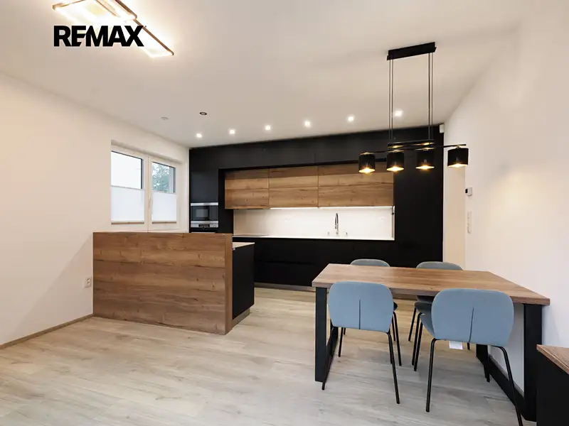 Prodej bytu 3+kk 71 m², Hronov – náhled fotky 1