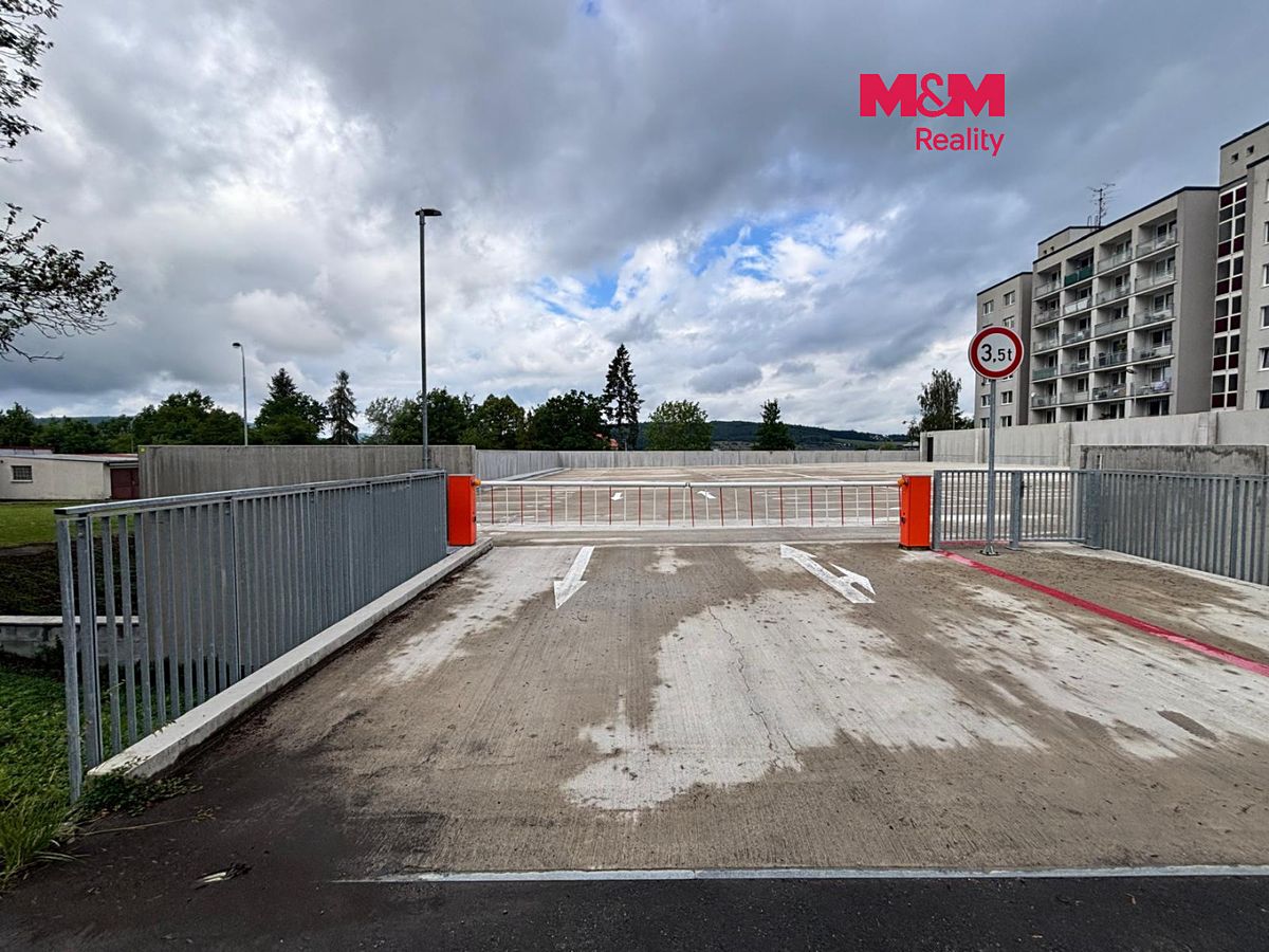 Pronájem garážového stání 13 m², Klatovy – fotka 1 z 3