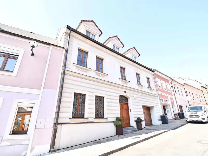 Pronájem bytu 3+kk 62 m², Kadaň – náhled fotky 1