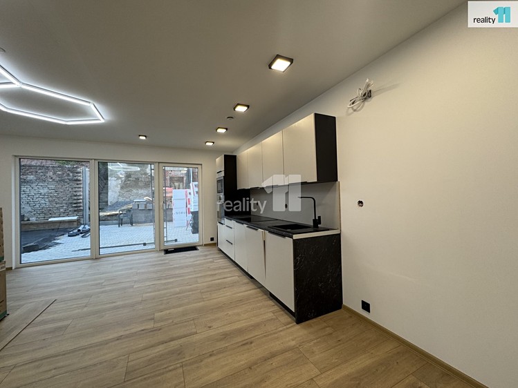 Pronájem domu, 70 m² (1 z 10)