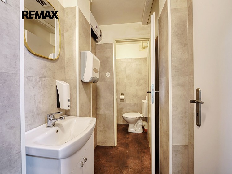 Комерційне приміщення в оренду, 288 м² (14 з 22)