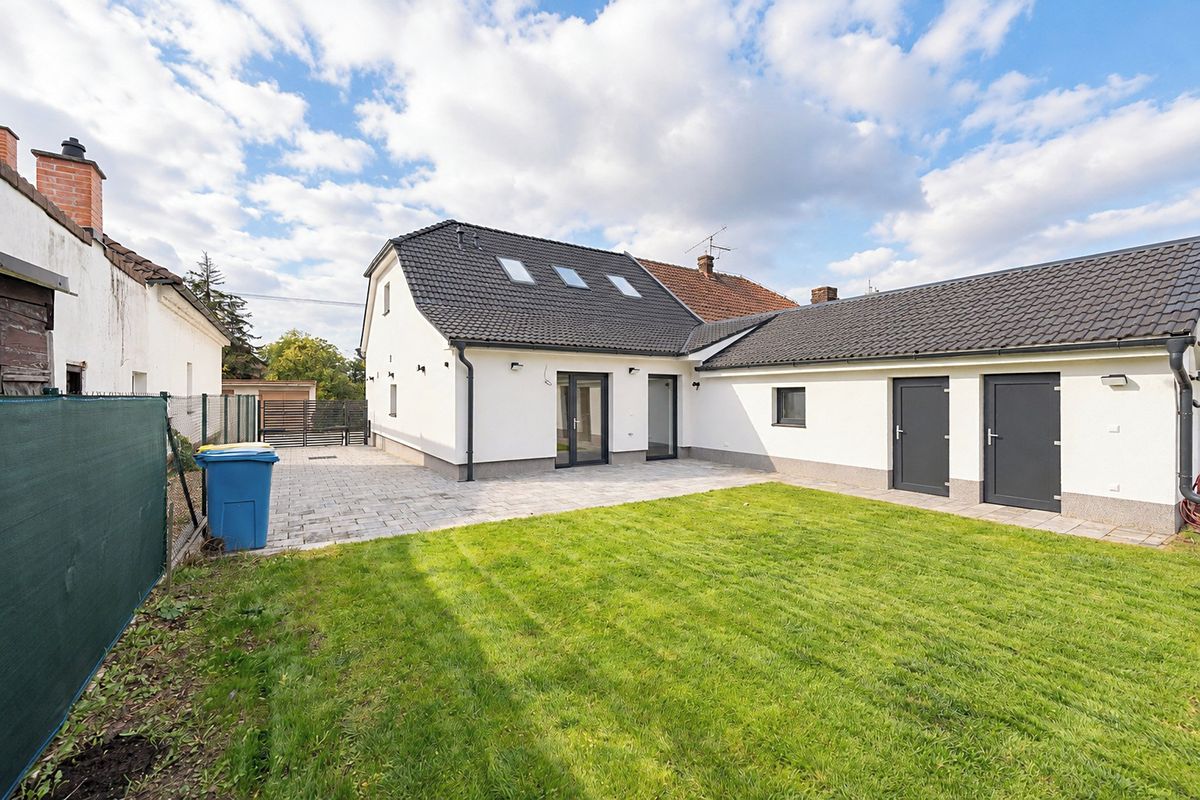 Pronájem rodinného domu 150 m², pozemek 300 m², Pardubice – fotka 1 z 3