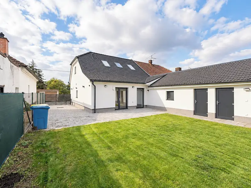 Pronájem rodinného domu 150 m², pozemek 300 m², Pardubice – náhled fotky 1
