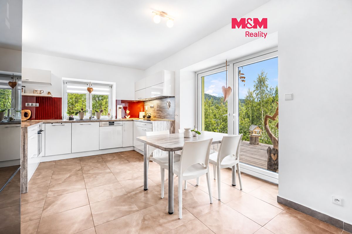 Prodej rodinného domu 179 m², pozemek 844 m², Tanvald – fotka 1 z 3