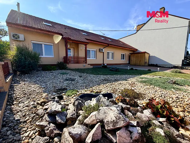 Prodej rodinného domu 350 m², pozemek 574 m², Kobylí – náhled fotky 2