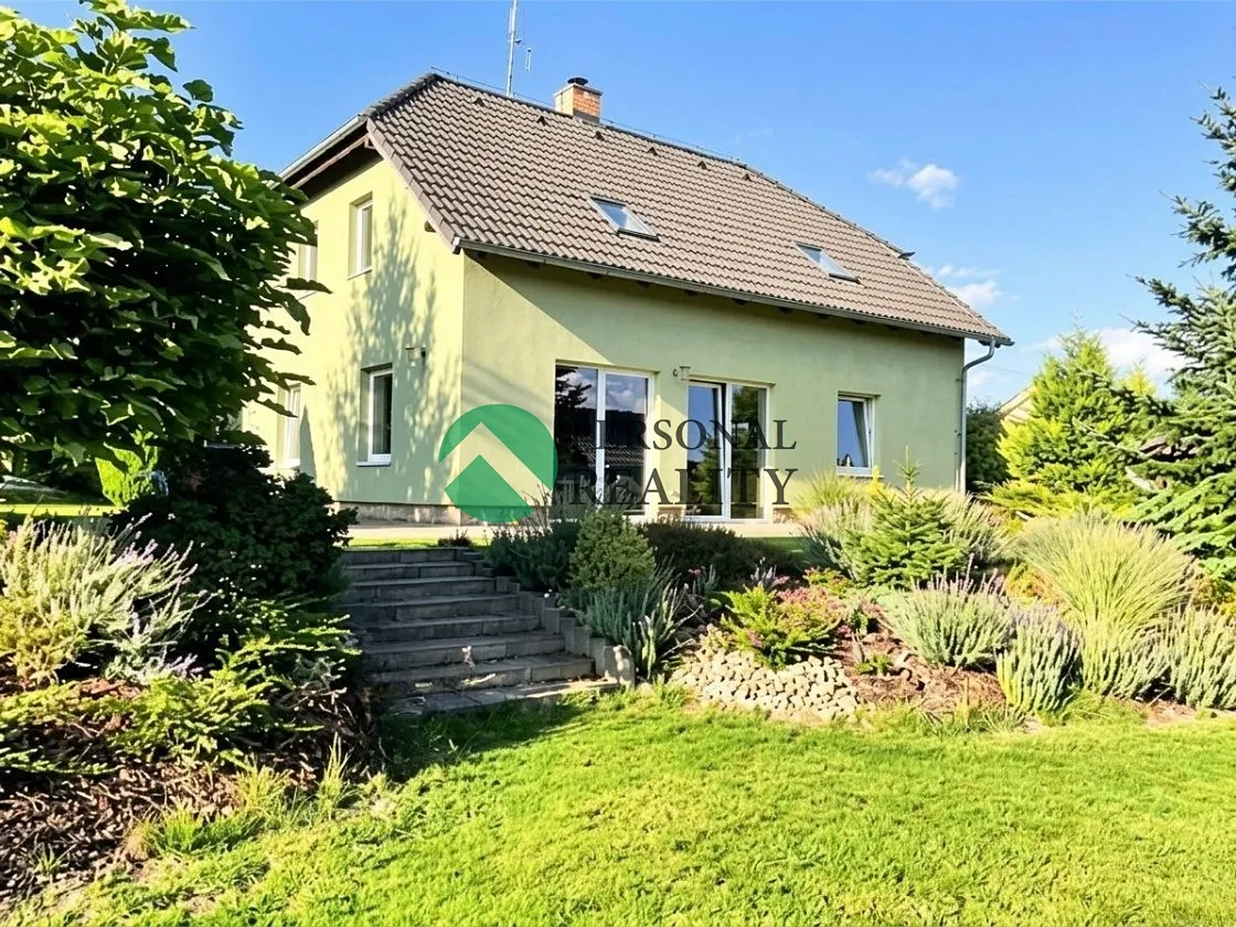 Prodej rodinného domu 154 m², pozemek 794 m²