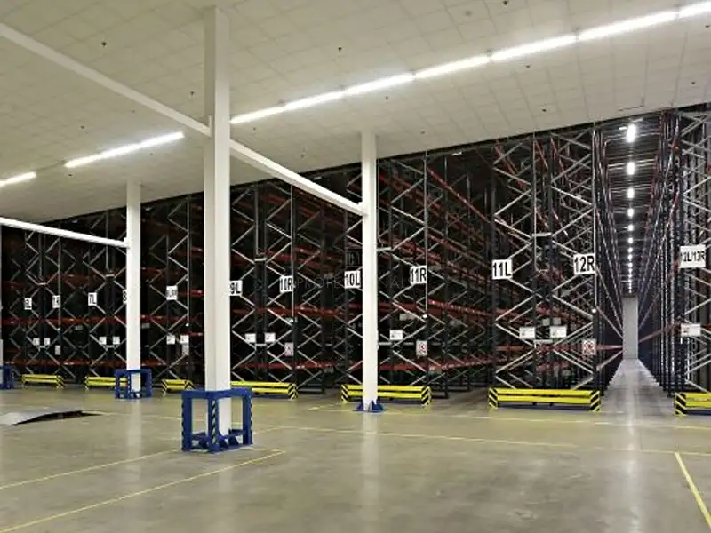 Pronájem skladového prostoru 6564 m², Stochov – náhled fotky 2
