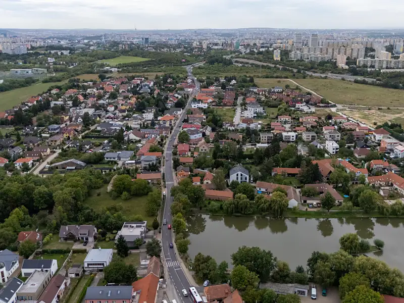 Pronájem garážového stání 13 m², Praha – náhled fotky 2