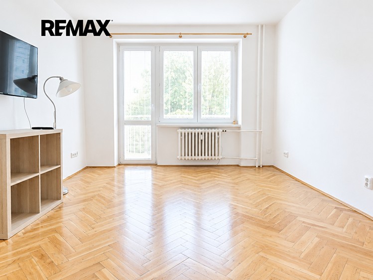 Pronájem bytu 2+1, 53 m² (2 z 16)