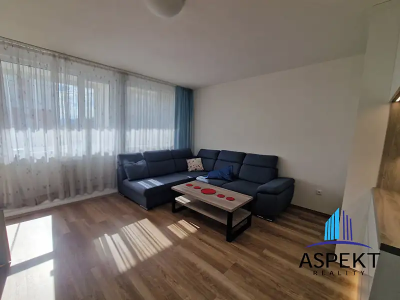 Prodej bytu 4+1 84 m², Praha – náhled fotky 3