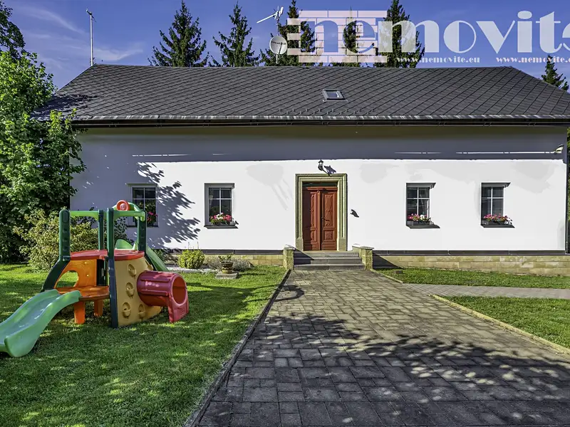Prodej rodinného domu 140 m², pozemek 825 m², Mladé Buky – náhled fotky 1