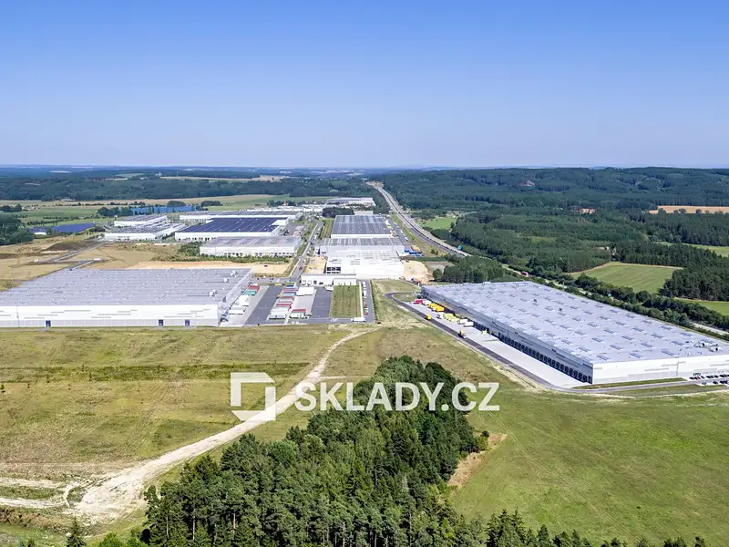 Pronájem skladového prostoru 13000 m², Bor – náhled fotky 2