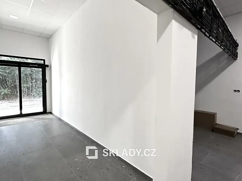 Pronájem skladového prostoru 618 m², Hořice – náhled fotky 2