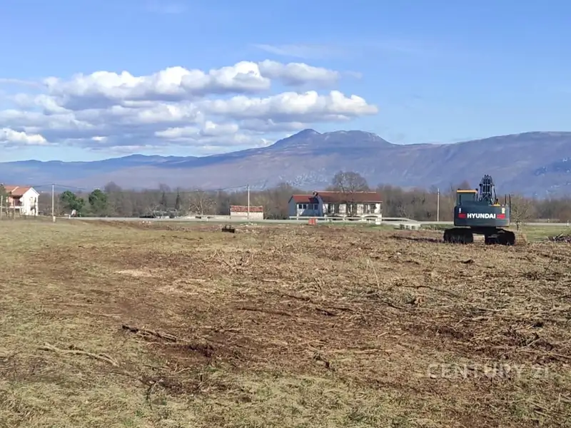 Prodej pozemku 10787 m², Kršan – náhled fotky 1