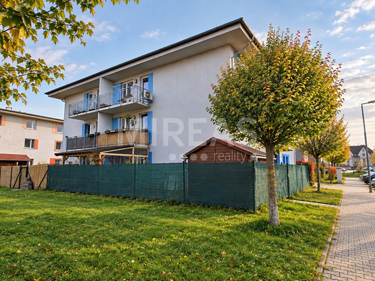 Pronájem bytu 2+kk, 63 m² (6 z 6)
