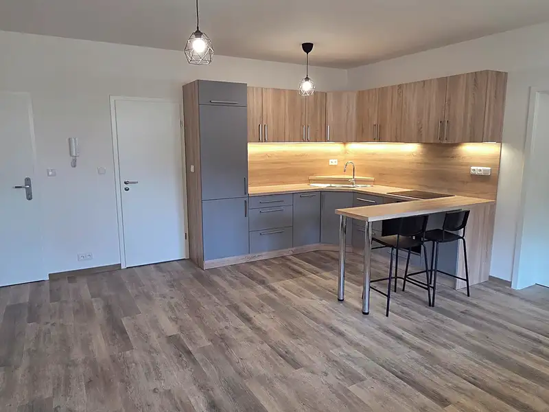 Pronájem bytu 2+kk 67 m², Český Brod – náhled fotky 1