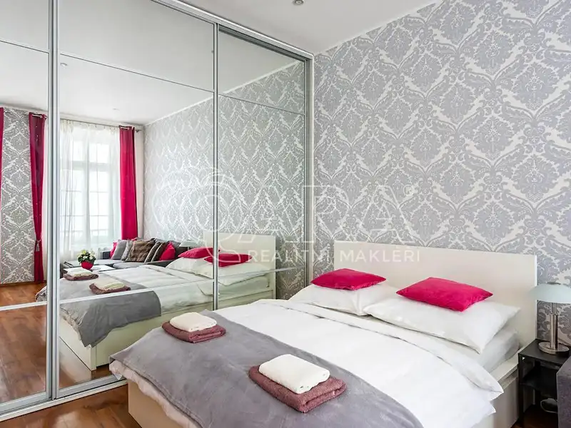 Pronájem bytu 1+kk 39 m², Praha – náhled fotky 1