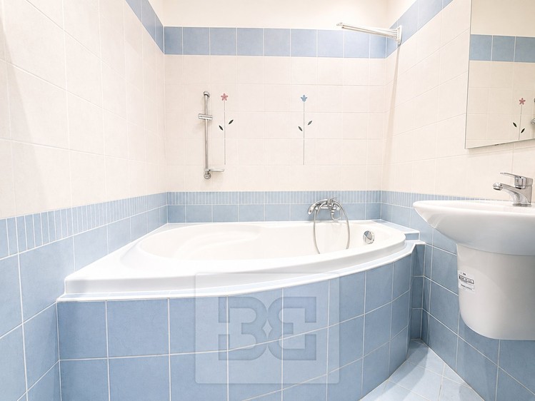 Pronájem bytu 2+1, 56 m² (9 z 17)