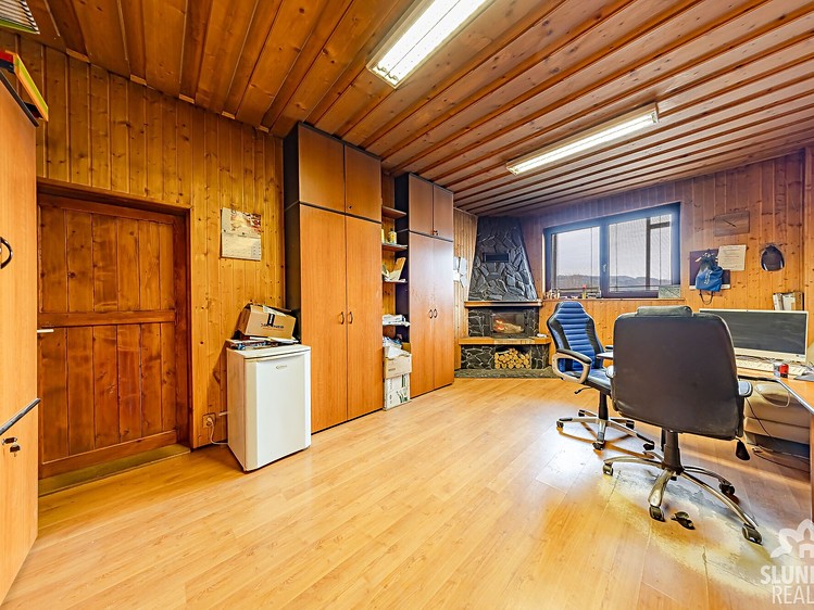 Комерційне приміщення на продаж, 769 м² (19 з 26)