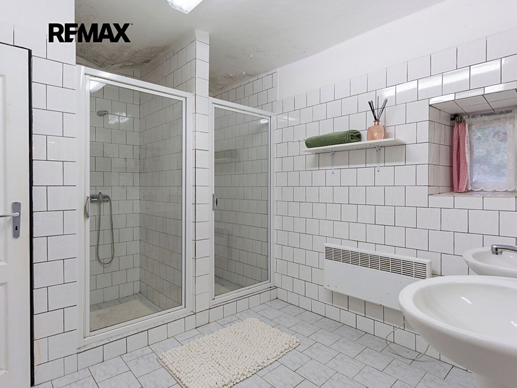 Prodej komerčního prostoru, 584 m² (24 z 40)