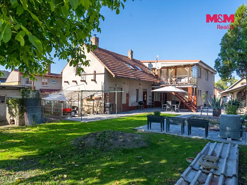 Prodej rodinného domu 275 m², pozemek 616 m², Činěves – náhled fotky 2