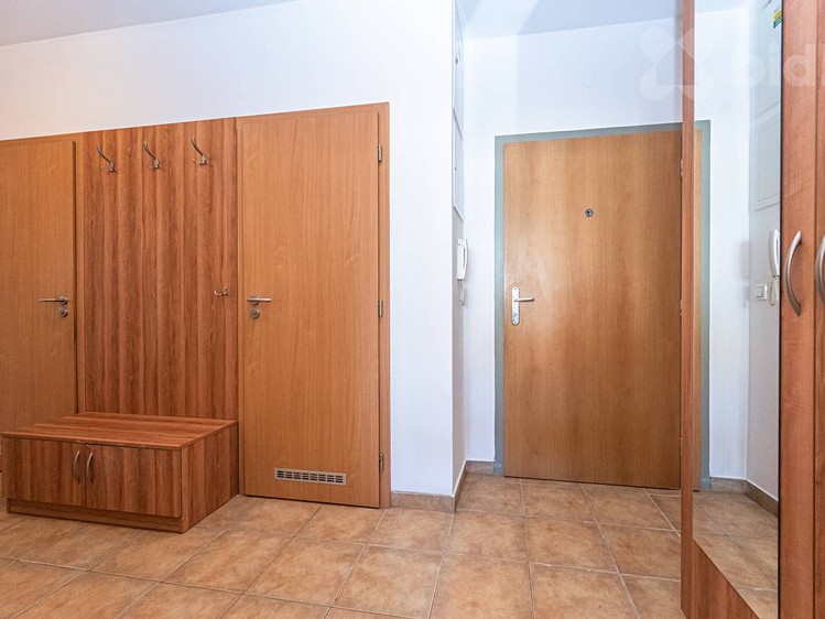 Pronájem bytu 2+kk, 61 m² (7 z 16)