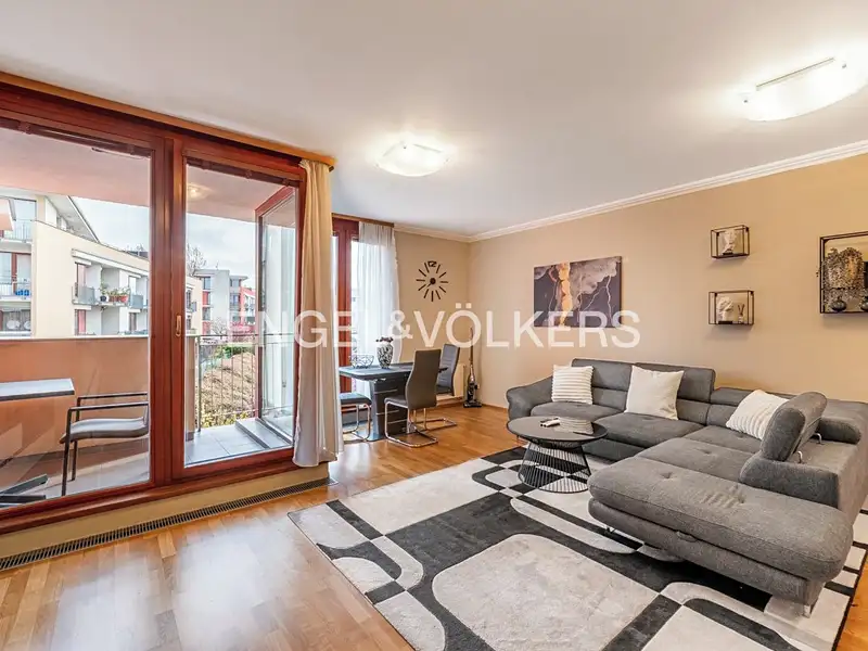Pronájem bytu 2+kk 67 m², Praha – náhled fotky 1