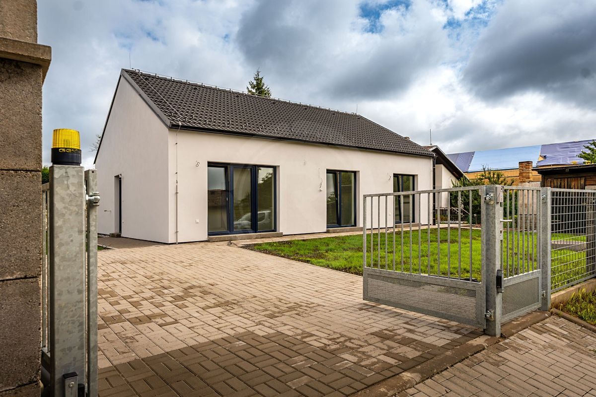 Prodej rodinného domu 86 m², pozemek 407 m², Planá – fotka 1 z 3