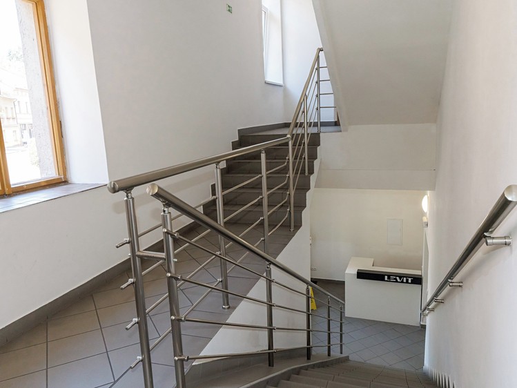 Комерційне приміщення на продаж, 8 703 м² (16 з 64)