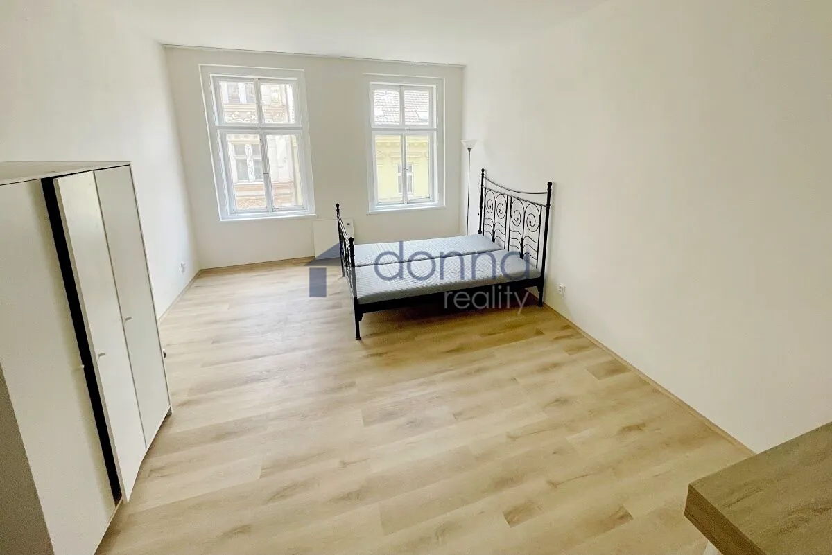 Pronájem bytu 1+1 42 m²