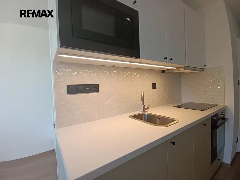 Pronájem bytu 1+kk 19 m², Ústí nad Labem – náhled fotky 1