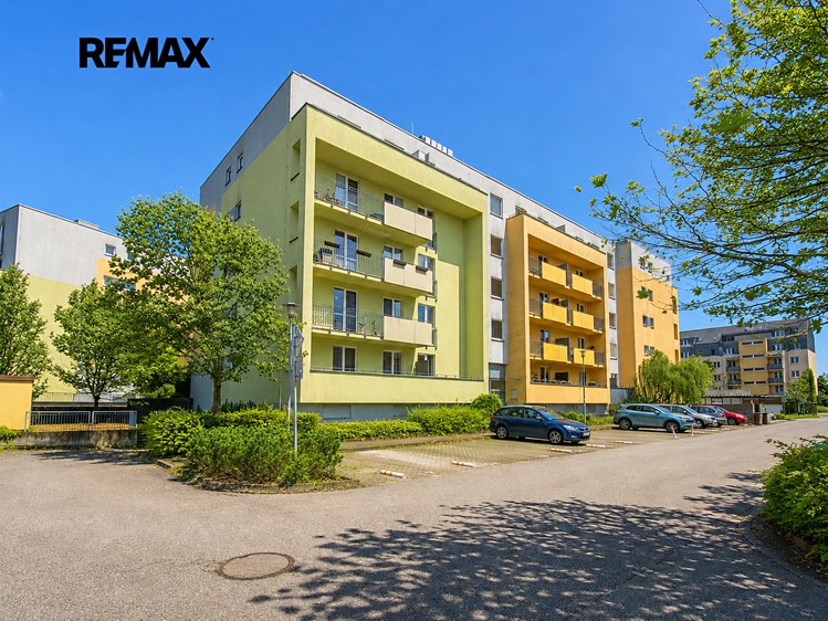 Pronájem bytu 2+kk, 70 m² (1 z 17)