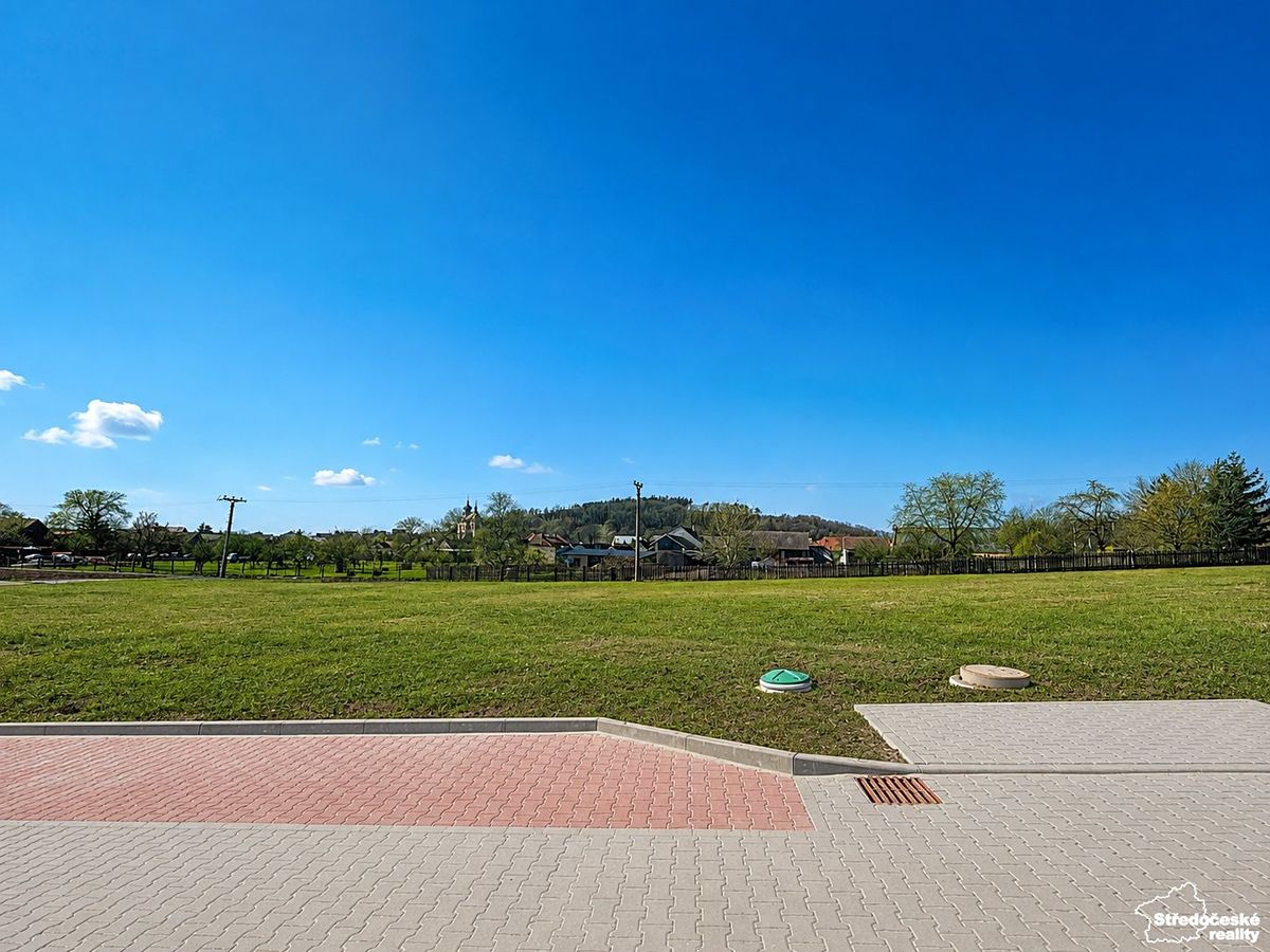 Prodej stavebního pozemku 891 m², Žerčice – fotka 1 z 3
