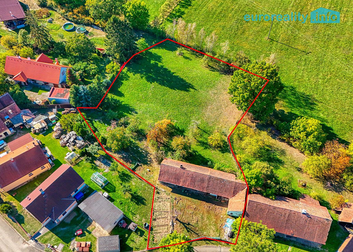 Prodej stavebního pozemku 3282 m², Chocenice – fotka 1 z 3