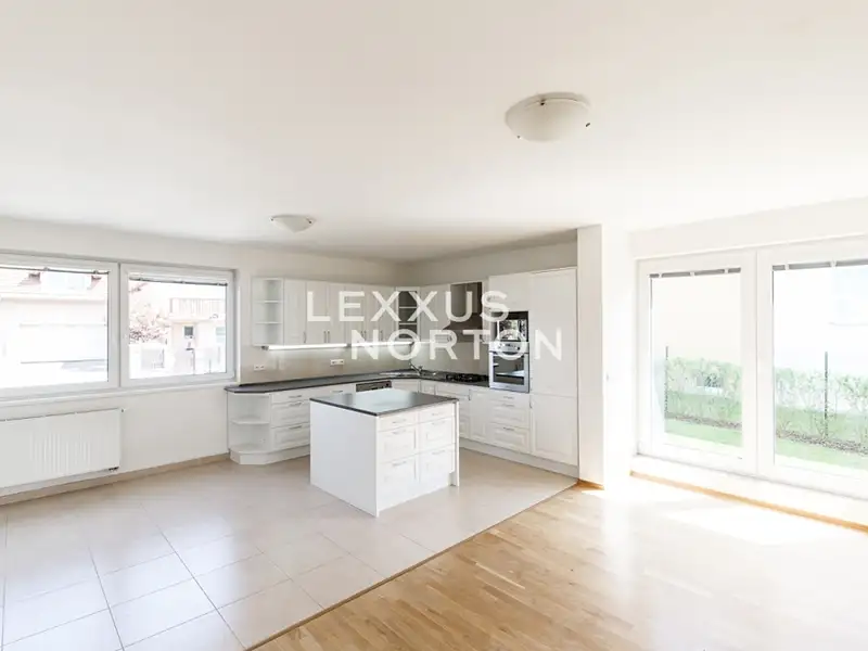 Pronájem vily 400 m², pozemek 10000 m², Průhonice – náhled fotky 2