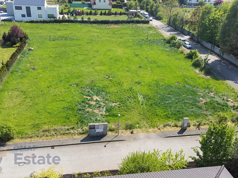 Prodej stavebního pozemku 2929 m², Jesenice – náhled fotky 3