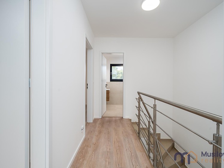 Pronájem domu, 92 m² (11 z 25)