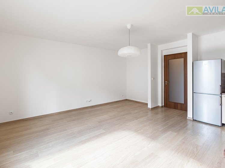 Pronájem bytu 2+kk, 42 m² (8 z 23)