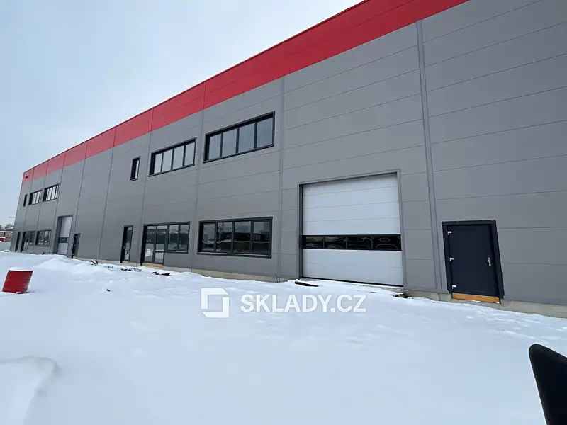 Pronájem skladového prostoru 3600 m², Kralupy nad Vltavou – náhled fotky 3