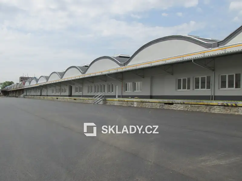 Pronájem skladového prostoru 1000 m², Rousínov – náhled fotky 3
