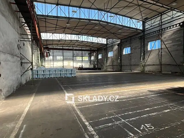 Pronájem skladového prostoru 2400 m², Bystřany – náhled fotky 1