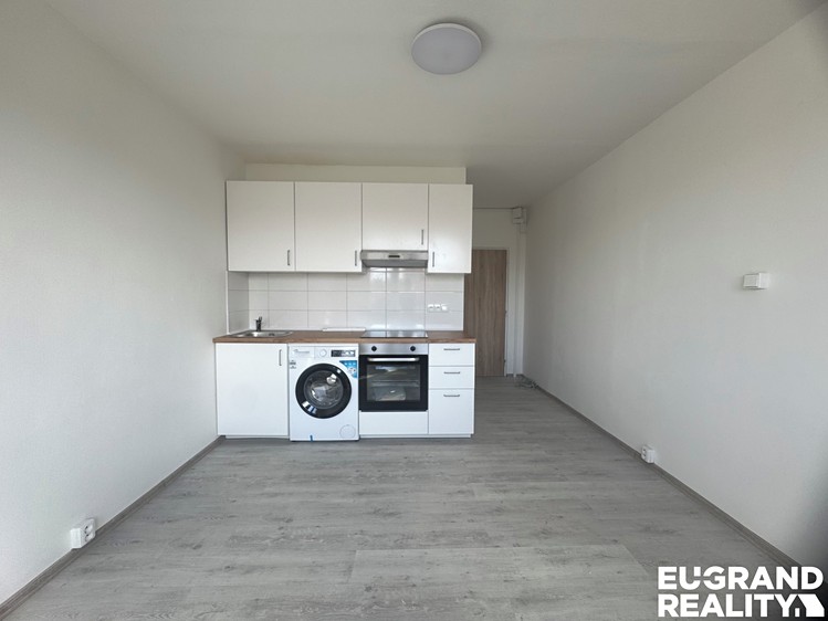 Pronájem bytu 1+kk, 22 m² (1 z 6)