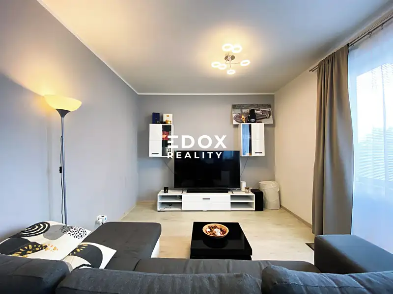 Prodej bytu 2+kk 56 m², Chýně – náhled fotky 1