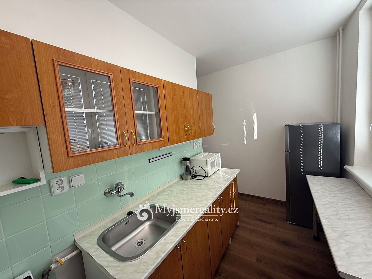 Pronájem bytu 1+1 32 m², Zlín – fotka 1 z 3