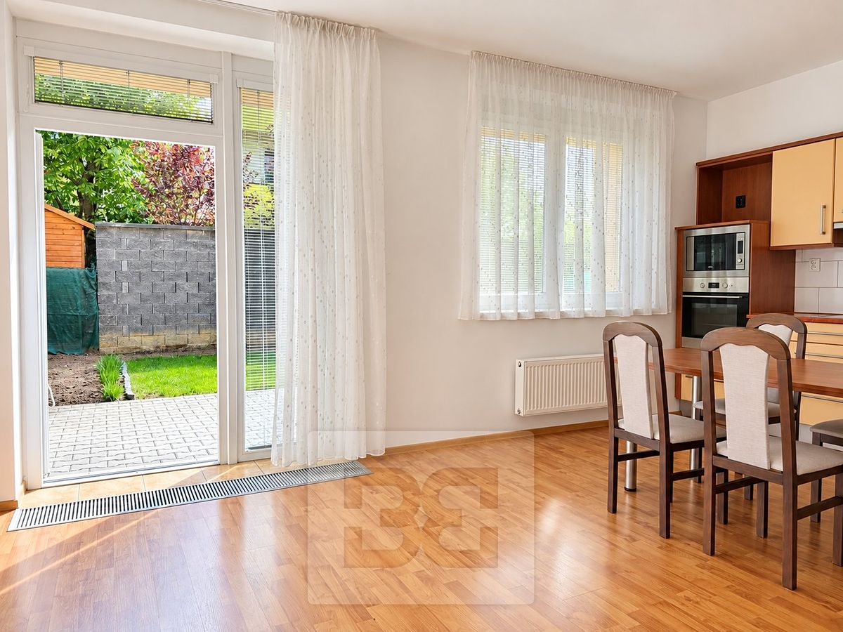 Pronájem bytu 3+kk 90 m²