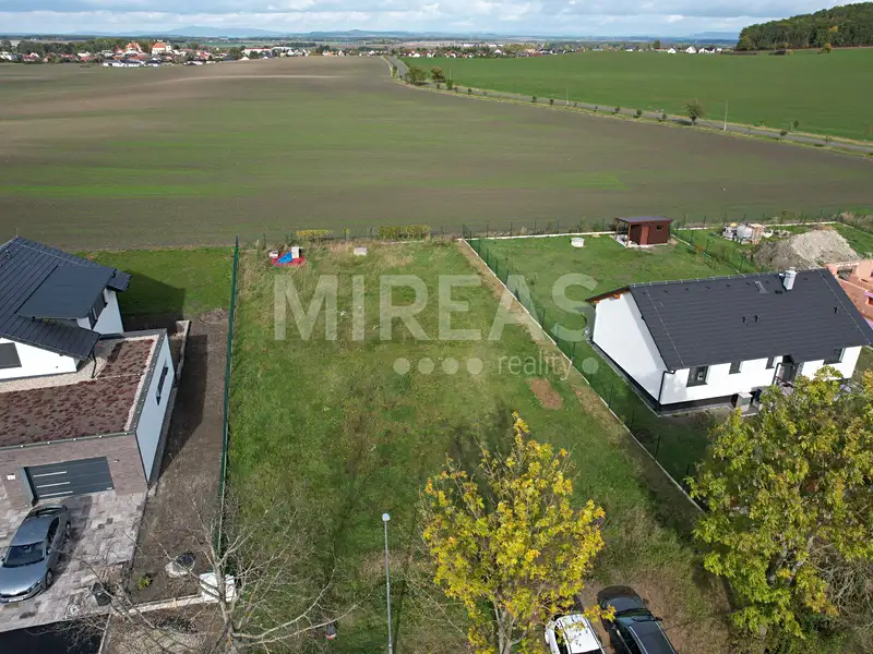 Prodej stavebního pozemku 880 m², Březno – náhled fotky 2