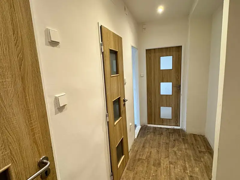 Pronájem bytu 2+1 51 m², Jirkov – náhled fotky 3
